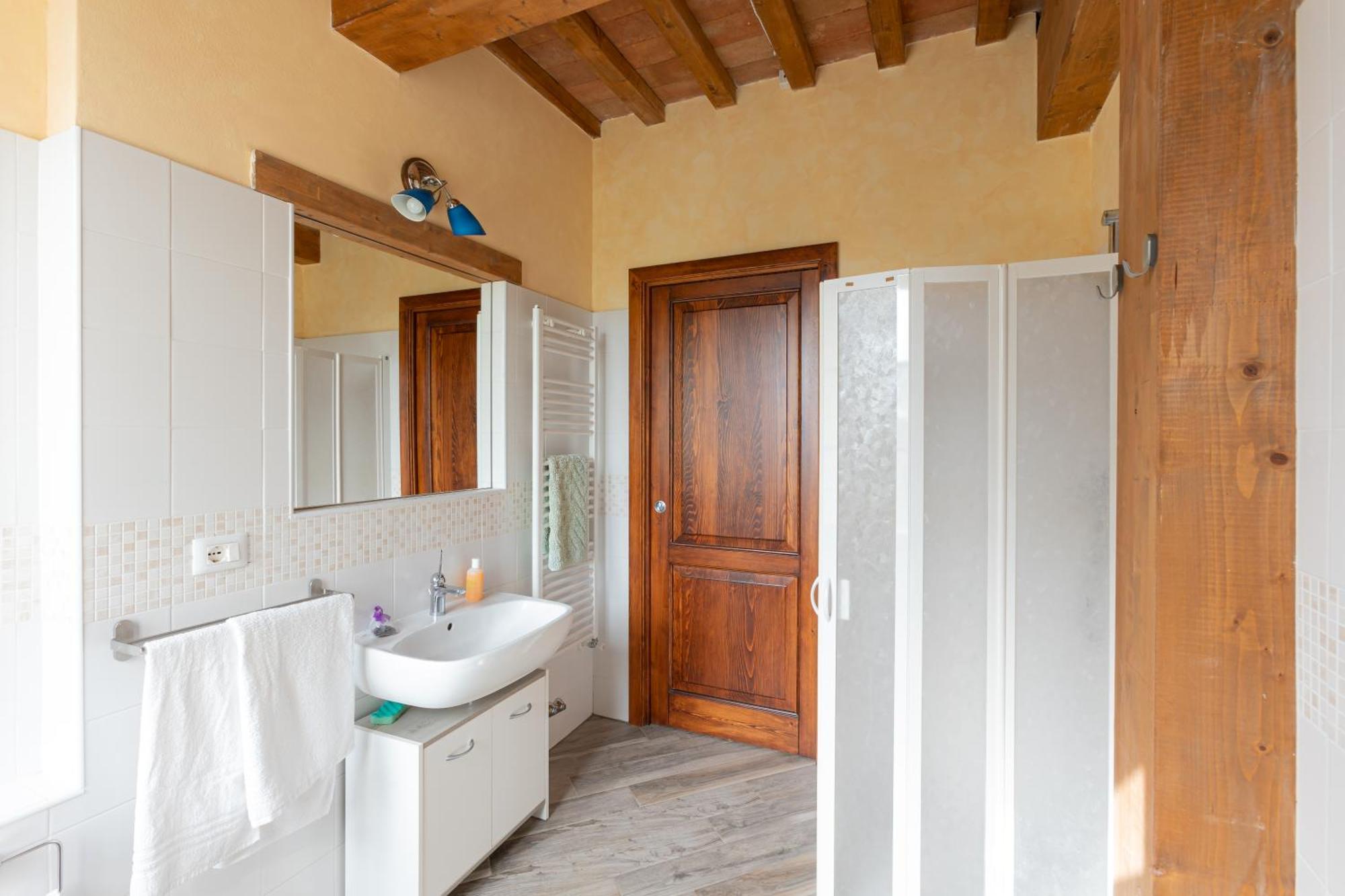Agriturismo La Valle Della Lavanda - Podere Mezzastrada Fauglia Bilik gambar